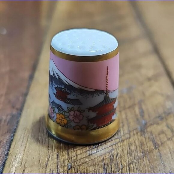 MOUNT FUJI Collectible Thimble by YAMASAN of JAPAN - Picture 1 of 5